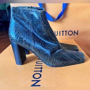MIU MIU 90s y2k cracked leather square toe booties Sz 39
